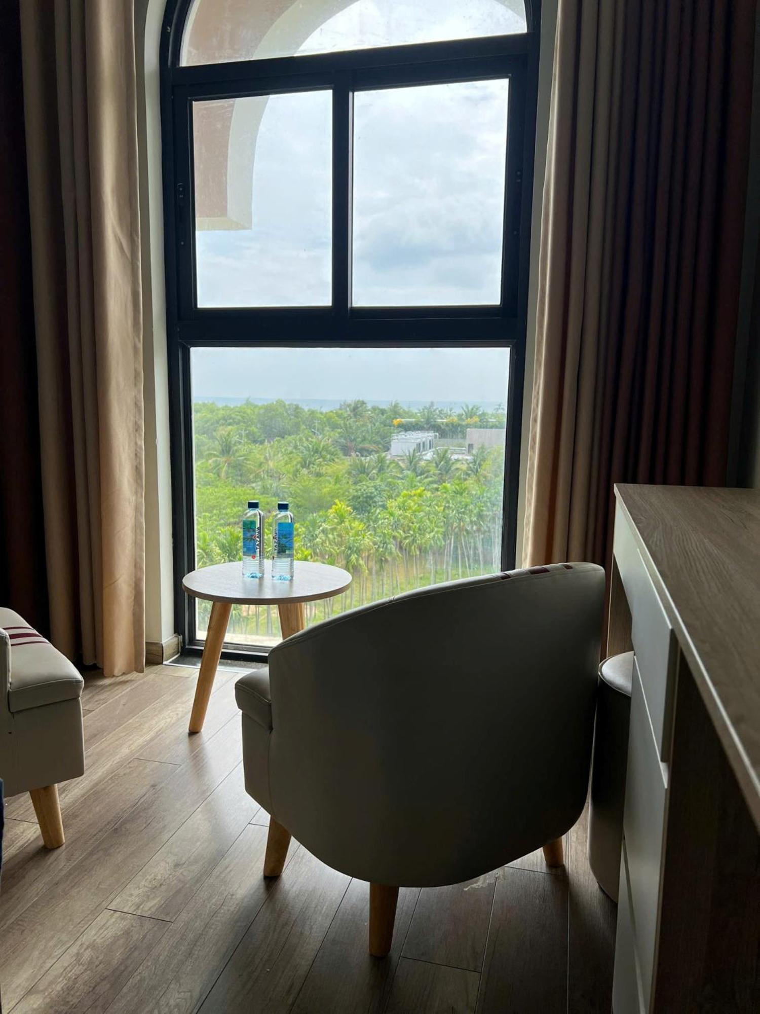 Vu Gia Hotel Дуонг-Донг Экстерьер фото